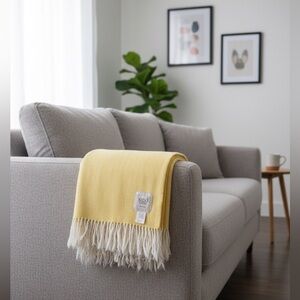 Nido Notte Italia Yellow Herringbone Throw Blanket